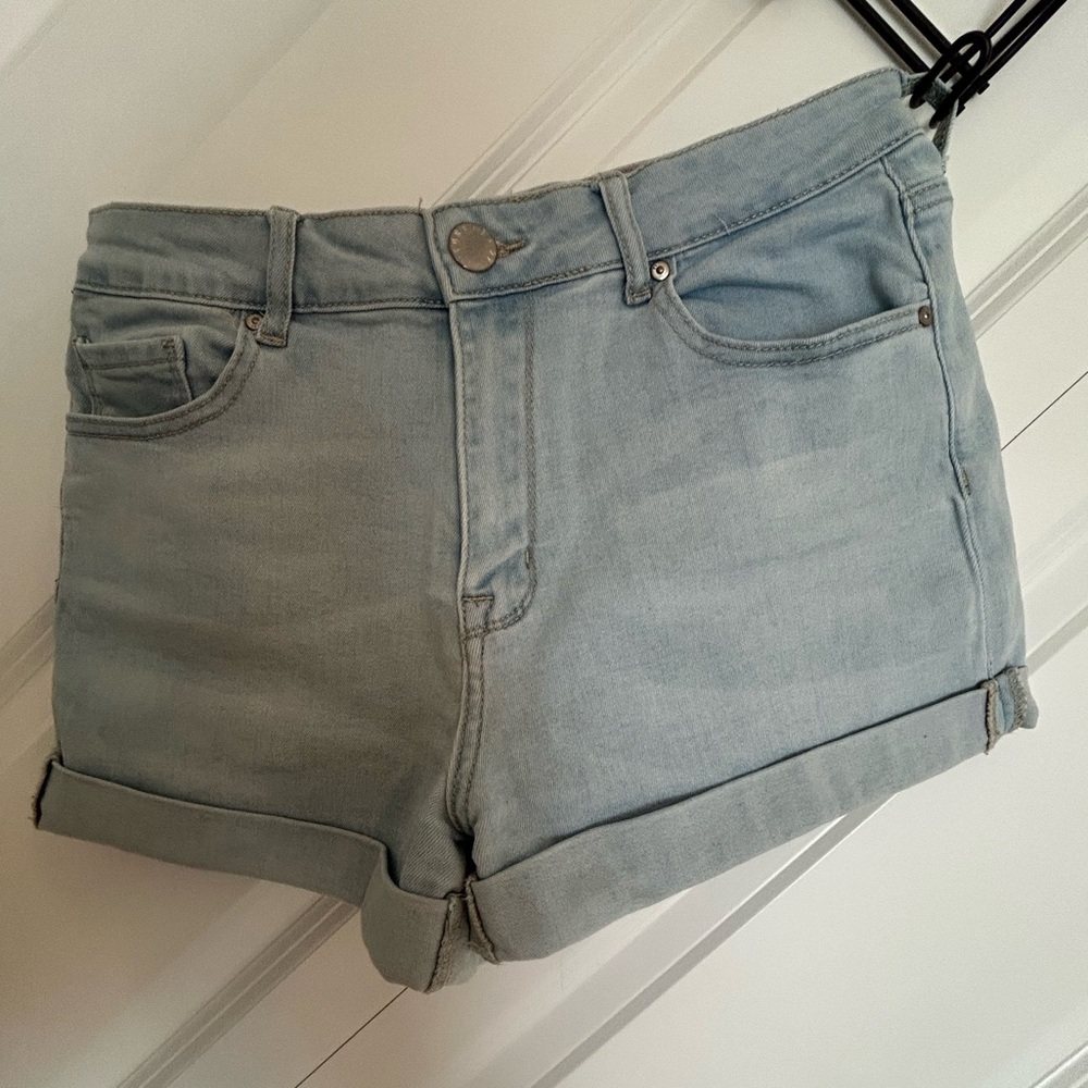 Women’s forever 21 Jean shorts